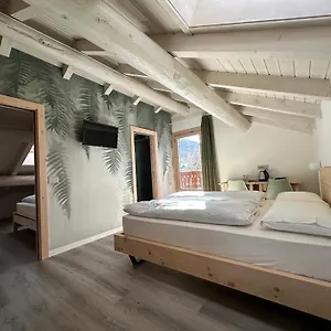 https://garni-la-casetta.it-lombardy.com